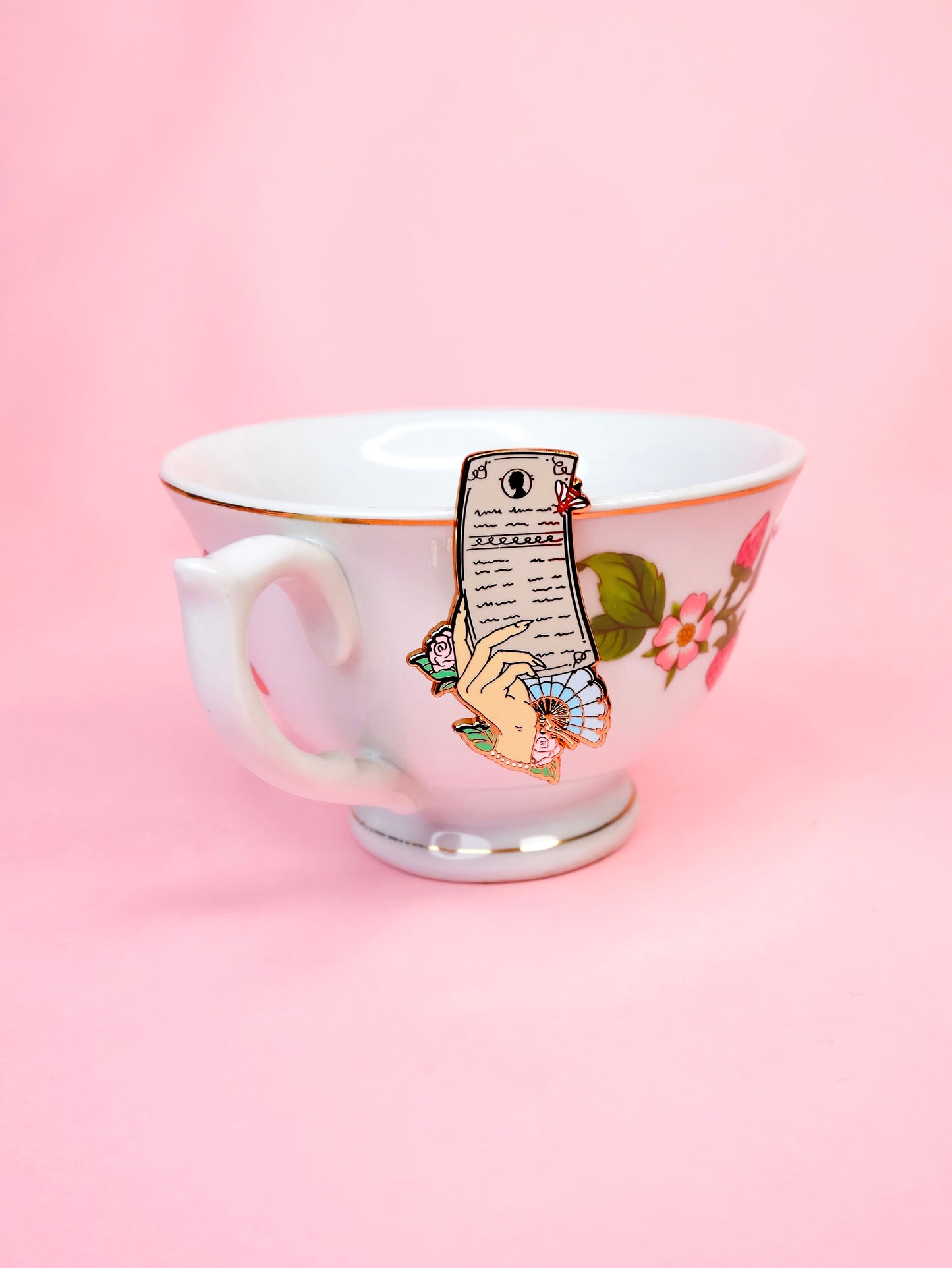 Lady Whistledown (Fair) Enamel Pin